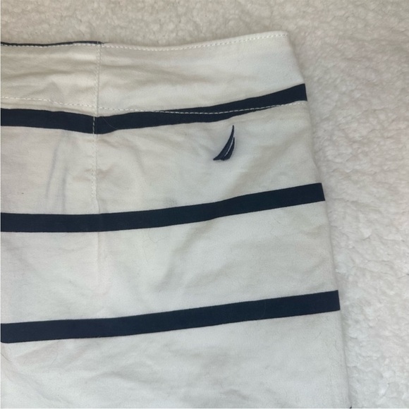 Nautica White Stretch Twill Shorts With Navy Stripes 12 - Picture 8 of 10